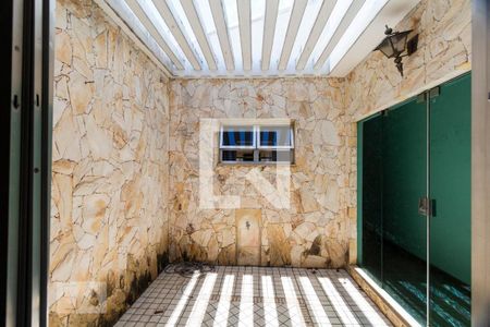 Casa à venda com 450m², 3 quartos e 6 vagasCorredor - Jardim de Inverno