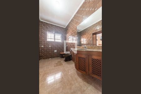 Casa à venda com 450m², 3 quartos e 6 vagasBanheiro da Suíte 1