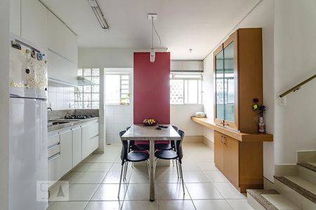 Cozinha de casa para alugar com 2 quartos, 84m² em Santa Tereza, Belo Horizonte