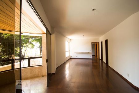 Sala  de apartamento à venda com 4 quartos, 190m² em Serra, Belo Horizonte