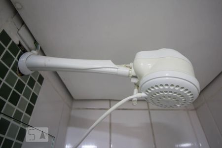 Apartamento para alugar com 75m², 2 quartos e 2 vagasBanheiro suíte detalhe