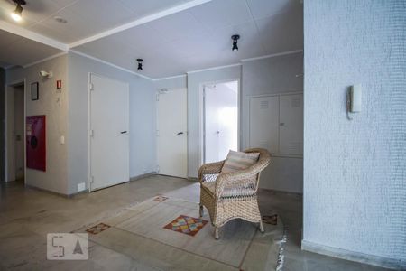 Apartamento para alugar com 75m², 2 quartos e 2 vagasHall social