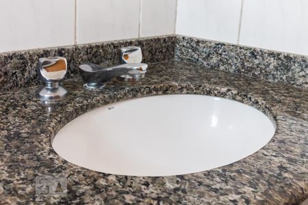 Apartamento à venda com 106m², 3 quartos e 3 vagas Apartamento à venda com 106m², 3 quartos e 3 vagasDetalhe pia