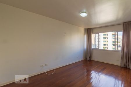 Sala de apartamento para alugar com 2 quartos, 77m² em Moema, São Paulo