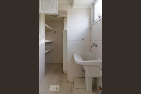 Apartamento para alugar com 77m², 2 quartos e 1 vagaÁrea de serviço