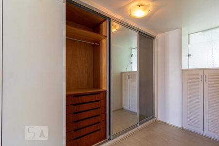 Apartamento para alugar com 77m², 2 quartos e 1 vagaQuarto