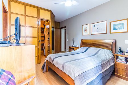 Apartamento à venda com 160m², 4 quartos e 3 vagasSuíte 3