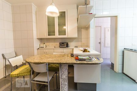 Apartamento à venda com 160m², 4 quartos e 3 vagasCozinha