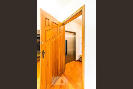 Elevador de apartamento à venda com 4 quartos, 160m² em Perdizes, São Paulo