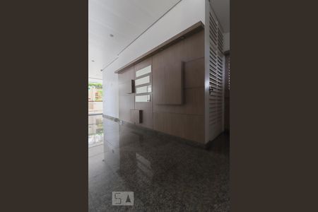 Apartamento para alugar com 82m², 3 quartos e 1 vaga Apartamento para alugar com 82m², 3 quartos e 1 vagaHall