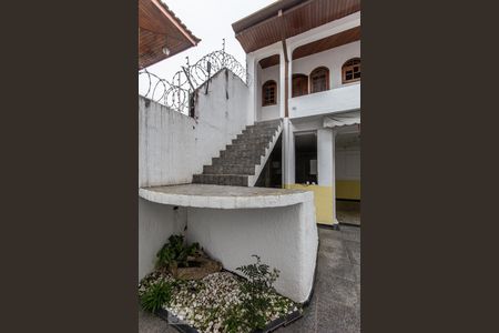 Casa à venda com 750m², 4 quartos e 6 vagas Casa à venda com 750m², 4 quartos e 6 vagasAcesso á edícula