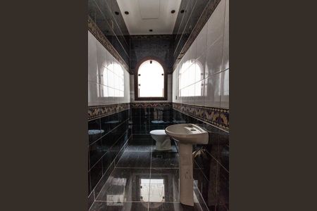 Banheiro 1 de casa à venda com 4 quartos, 750m² em Vila Progredior, São Paulo