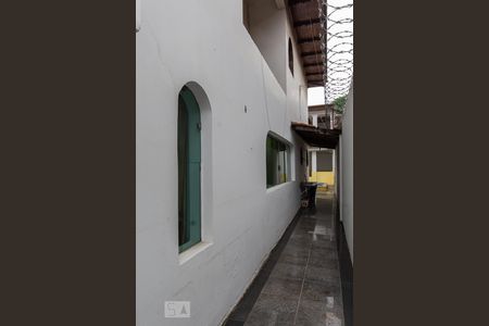 Casa à venda com 750m², 4 quartos e 6 vagas Casa à venda com 750m², 4 quartos e 6 vagasCorredor de serviço