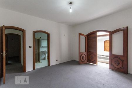 Casa à venda com 750m², 4 quartos e 6 vagas Casa à venda com 750m², 4 quartos e 6 vagasSuíte 3