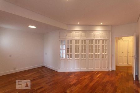 Apartamento à venda com 430m², 4 quartos e 5 vagasSuíte 3