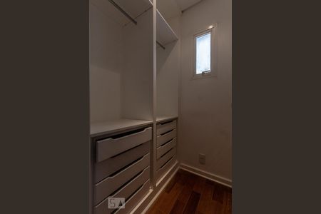 Apartamento à venda com 430m², 4 quartos e 5 vagasSuíte 1 (closet)
