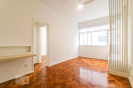 Sala de apartamento para alugar com 1 quarto, 60m² em Leme, Rio de Janeiro