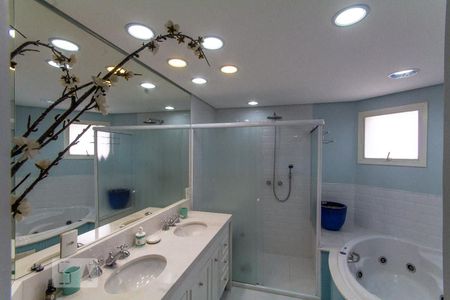 Apartamento à venda com 200m², 3 quartos e 4 vagas Apartamento à venda com 200m², 3 quartos e 4 vagasSuíte 2