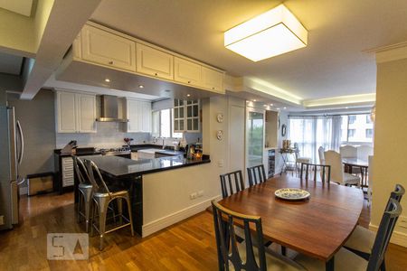 Apartamento à venda com 200m², 3 quartos e 4 vagas Apartamento à venda com 200m², 3 quartos e 4 vagasCozinha