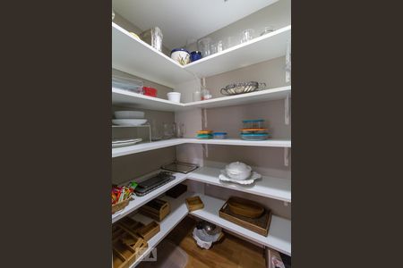 Apartamento à venda com 200m², 3 quartos e 4 vagas Apartamento à venda com 200m², 3 quartos e 4 vagasCozinha (armário)