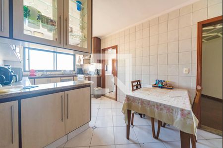 Apartamento à venda com 150m², 3 quartos e 2 vagas Apartamento à venda com 150m², 3 quartos e 2 vagasCozinha