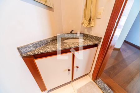 Apartamento à venda com 150m², 3 quartos e 2 vagas Apartamento à venda com 150m², 3 quartos e 2 vagasLavabo