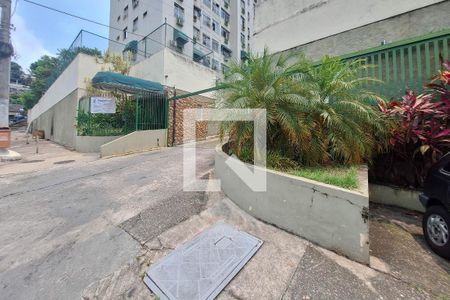 Apartamento para alugar com 64m², 2 quartos e 1 vagaFachada e portaria