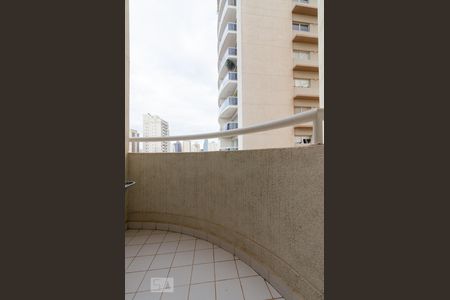 Sacada de apartamento para alugar com 1 quarto, 55m² em Cambuí, Campinas