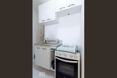 Cozinha de apartamento para alugar com 1 quarto, 55m² em Cambuí, Campinas