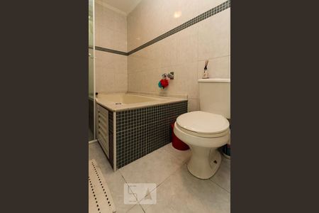 banheiro suite 01 de casa para alugar com 3 quartos, 300m² em Chácara Belenzinho, São Paulo
