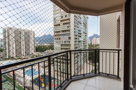 Apartamento para alugar com 98m², 2 quartos e 1 vagaSacada