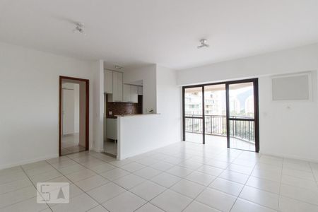 Sala de apartamento para alugar com 2 quartos, 98m² em Barra da Tijuca, Rio de Janeiro