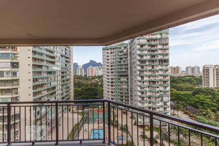Vista Sala de apartamento para alugar com 2 quartos, 98m² em Barra da Tijuca, Rio de Janeiro