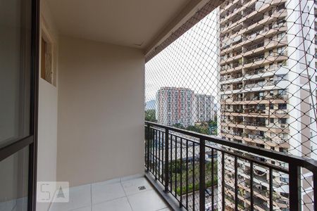Apartamento para alugar com 98m², 2 quartos e 1 vagaSacada