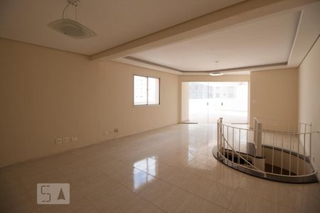 Apartamento à venda com 220m², 2 quartos e 2 vagasSegundo Andar