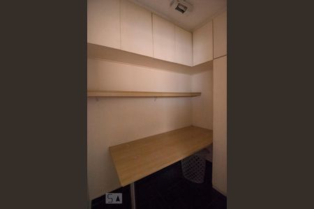 Apartamento à venda com 220m², 2 quartos e 2 vagasQuarto de serviço