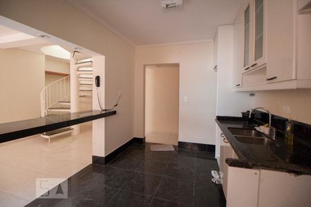 Apartamento à venda com 220m², 2 quartos e 2 vagasCozinha