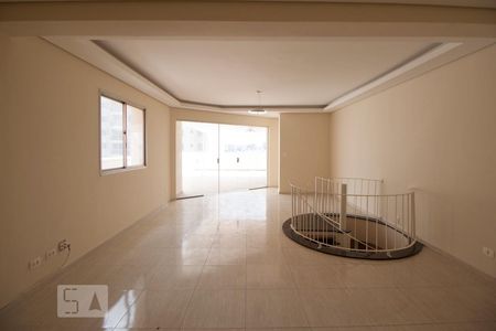 Apartamento à venda com 220m², 2 quartos e 2 vagasSegundo Andar