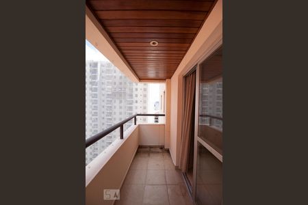 Apartamento à venda com 220m², 2 quartos e 2 vagasVaranda