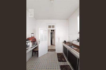 Casa para alugar com 320m², 8 quartos e 4 vagas Casa para alugar com 320m², 8 quartos e 4 vagasCozinha