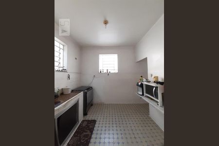 Casa para alugar com 320m², 8 quartos e 4 vagas Casa para alugar com 320m², 8 quartos e 4 vagasCozinha