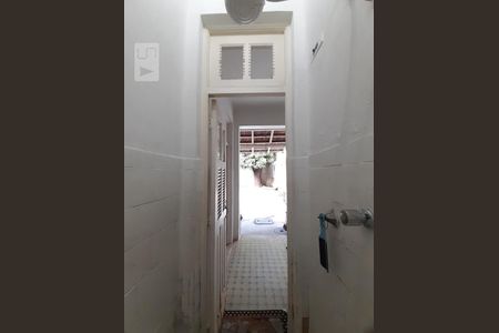 Casa para alugar com 320m², 8 quartos e 4 vagas Casa para alugar com 320m², 8 quartos e 4 vagasBanheiro de Serviço