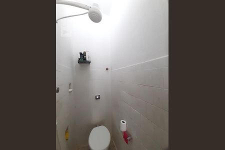 Casa para alugar com 320m², 8 quartos e 4 vagas Casa para alugar com 320m², 8 quartos e 4 vagasBanheiro de Serviço