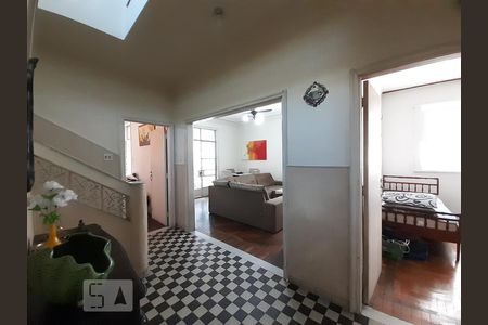 Corredor de casa para alugar com 8 quartos, 320m² em Méier, Rio de Janeiro