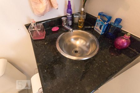 Casa à venda com 135m², 3 quartos e 4 vagasBanheiro 1