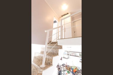 Casa à venda com 135m², 3 quartos e 4 vagasEscada 