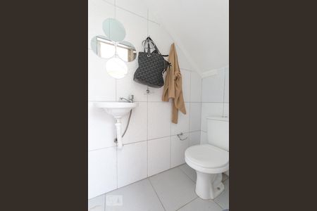 Casa à venda com 135m², 3 quartos e 4 vagasBanheiro de serviço 