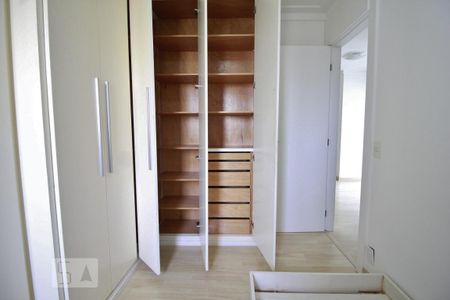Quarto 1 de apartamento para alugar com 2 quartos, 58m² em Vila Andrade, São Paulo