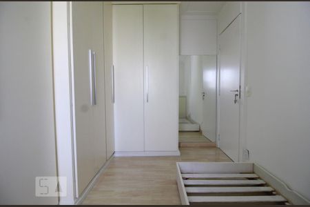Quarto 1 de apartamento para alugar com 2 quartos, 58m² em Vila Andrade, São Paulo