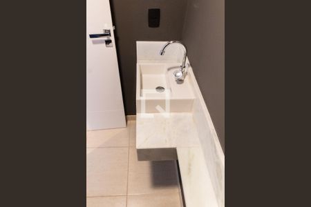 Lavabo de apartamento para alugar com 2 quartos, 110m² em Cambuí, Campinas